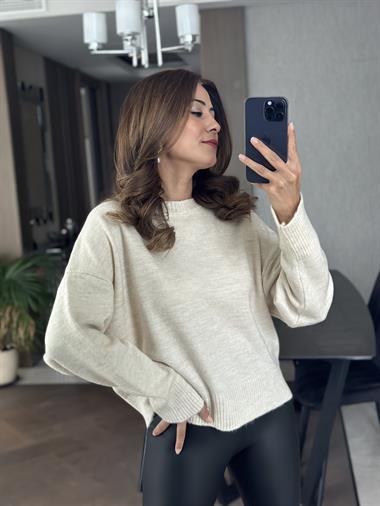 Ekru Bisiklet Yaka Oversize  Kadın Triko Kazak