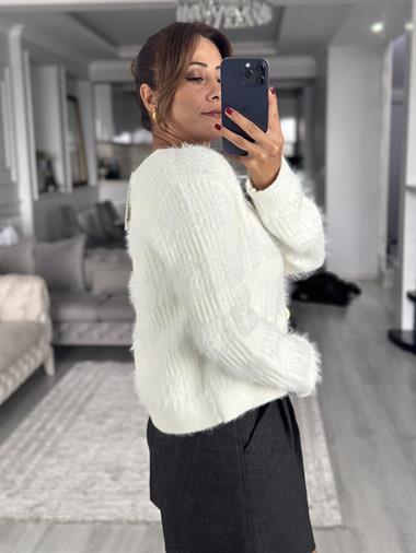 Ekru Bisiklet Yaka Yumuşak Dokulu Sakallı Kadın Triko Hırka