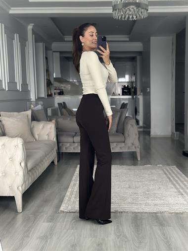 Ekru Dantel Şeritli V Yaka Kadın Bluz