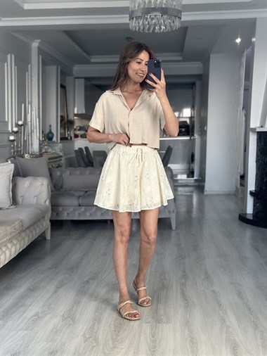 Ekru Dantel Volanlı Kadın Şort