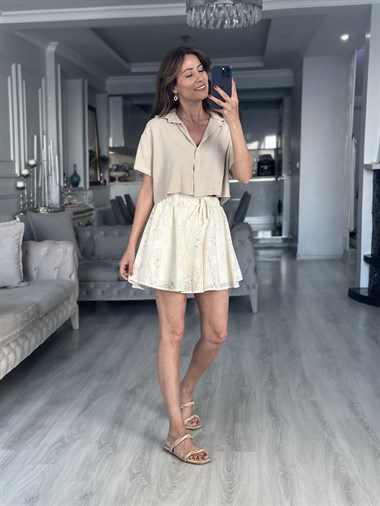 Ekru Dantel Volanlı Kadın Şort