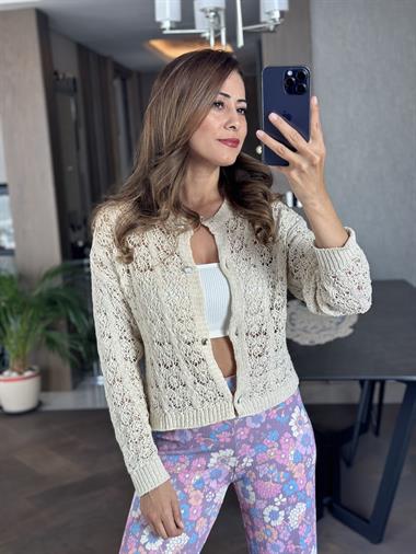 Ekru Düğmeli Ajurlu Simli Kadın Triko Hırka