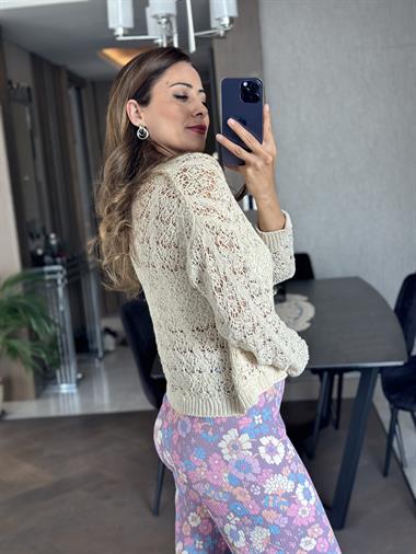 Ekru Düğmeli Ajurlu Simli Kadın Triko Hırka