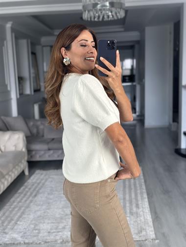 Ekru Fularlı Bisiklet Yaka Kısa Kol Kadın Triko Kazak