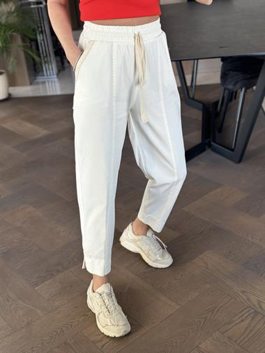 Ekru Gabardin Cebi Biyeli Paçası Minik Yırtmaçlı Kadın Pantolon