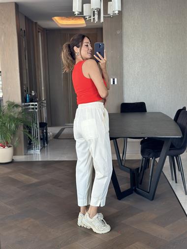 Ekru Gabardin Cebi Biyeli Paçası Minik Yırtmaçlı Kadın Pantolon