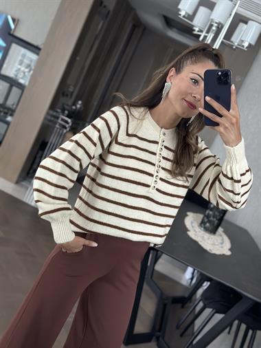 Ekru Kahverengi Çizgili Onbir Düğmeli Kadın Kazak