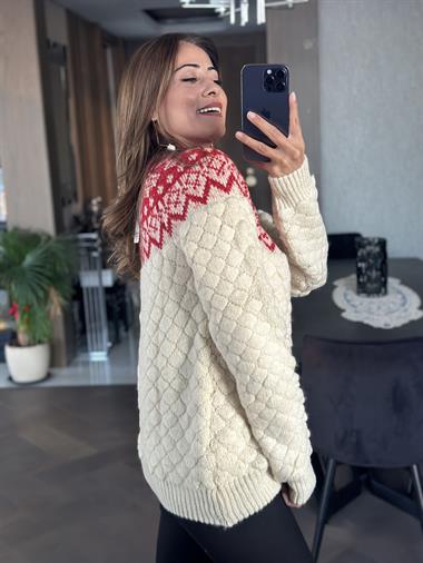 Ekru Kırmızı Desenli Marka Model Triko Kadın Kazak