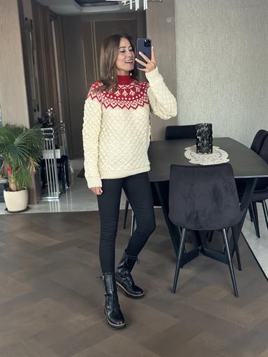 Ekru Kırmızı Desenli Marka Model Triko Kadın Kazak