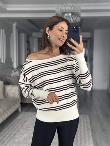 Ekru Lacivert Çizgili Tek Omzu Açık Kadın Kazak