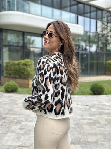 Ekru Leopar Desen Bisiklet Yaka Düğmeli Kadın Triko Hırka