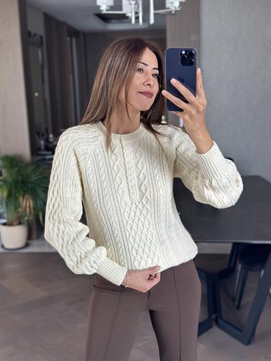 Ekru On Düğmeli Saç Örgü Kadın Triko Kazak