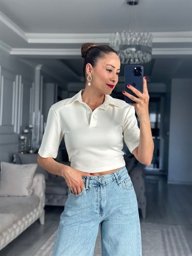 Ekru Polo Yaka Vatkalı Kadın Crop T-Shirt
