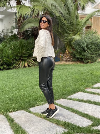 Ekru Ponpon Desen Ajurlu Triko Kadın Kazak