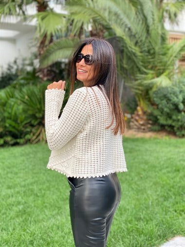 Ekru Ponpon Desen Ajurlu Triko Kadın Kazak