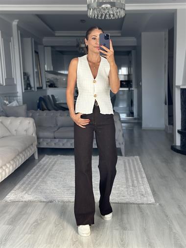 Ekru Sıfır Kol Gold Düğmeli Kadın Triko Yelek