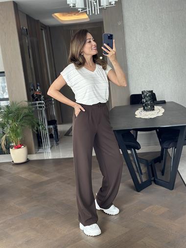 Ekru Sim Çizgili V Yaka Kısa Yarasa Kol Basic Kadın T-Shirt