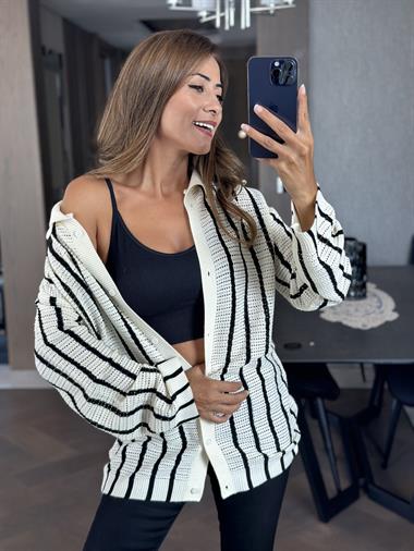 Ekru Siyah Çizgili Polo Yaka Düğmeli Triko Kadın Hırka