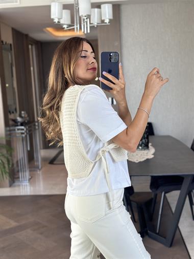 Ekru Triko Garnili Bisiklet Yaka Kadın T-Shirt