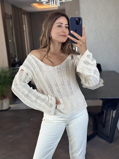 Ekru V Yaka Dekolteli Geniş Kol Triko Kadın Kazak