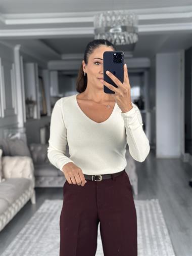 Ekru V Yaka Kaşmirli Ultra Hafif Kadın Triko Kazak