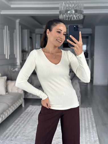 Ekru V Yaka Kaşmirli Ultra Hafif Kadın Triko Kazak