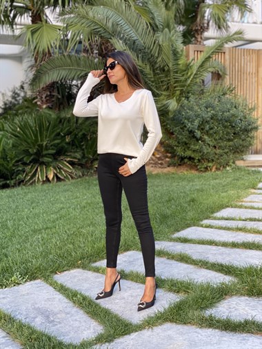 Ekru V Yaka Kol Düğme Detay Merserize Kadın Bluz