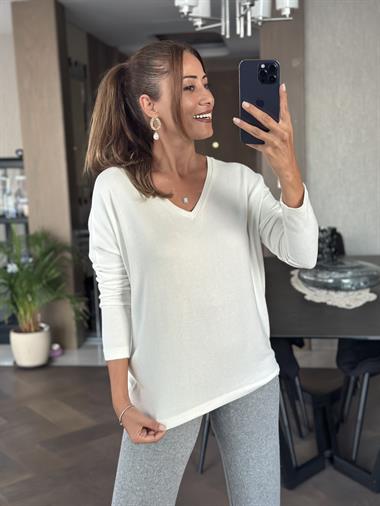 Ekru V Yaka Uzun Kol Yumoş Kadın Bluz