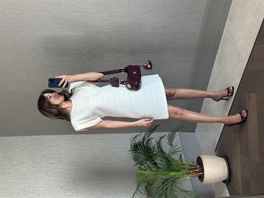 Ekru Vatkalı Arkası Fermuarlı Sıfır Kol Tüvit Kadın Mini Elbise