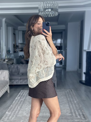 Ekru Vizon V Yaka Nakışlı Yarasa Kol Kadın Ceket