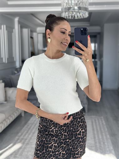 Ekru Yumuşak Dokulu Kısa Kol Triko Kadın Kazak