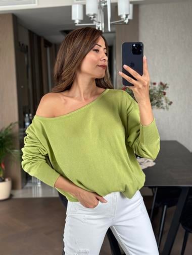 Fıstık Yeşili Kayık Yaka Triko Kadın Kazak