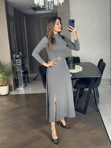 Füme Dik Yaka Önü Tek Yırtmaçlı Kemerli Fitilli Kaşkorse Kemerli Yırtmaçlı Midi Boy Kadın Elbise 