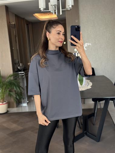 Füme Dik Yaka Truvakar Kol Oversize Basic Kadın T-Shirt