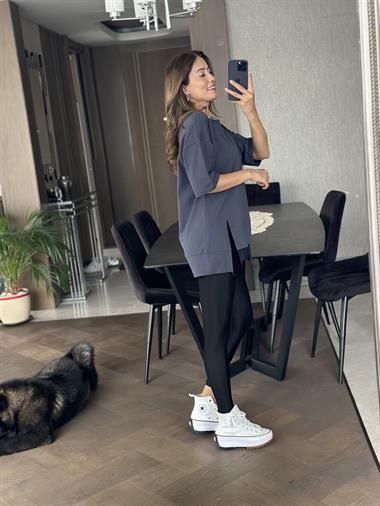 Füme Dikiş Detay Önü Çift Yırtmaçlı Kadın T-Shirt