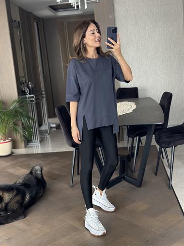 Füme Dikiş Detay Önü Çift Yırtmaçlı Kadın T-Shirt