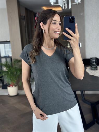 Gri V Yaka Kısa Yarasa Kol Basic Kadın T-Shirt
