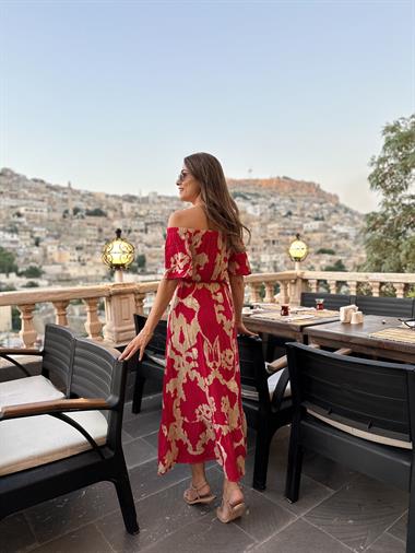 Fuşya Madonna Yaka Beli Lastikli Yırtmaçlı Viskon Kadın Elbise