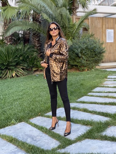 Gold Leopar Desen Kapüşonlu Lamine Kaplama Kadın Trençkot