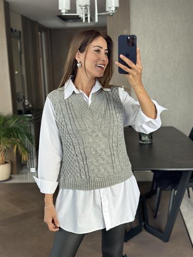Gri Beyaz Gömlekli Triko Kadın Süveter