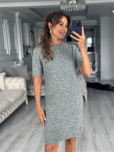 Gri Bisiklet Yaka Kısa Kol Yumuşak Dokulu Kadın Triko Elbise