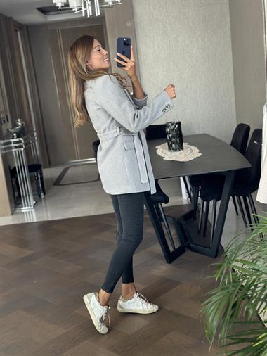 Gri Dokulu Kaşe İçi Astarlı Tek Düğmeli Kuşaklı Kadın Ceket