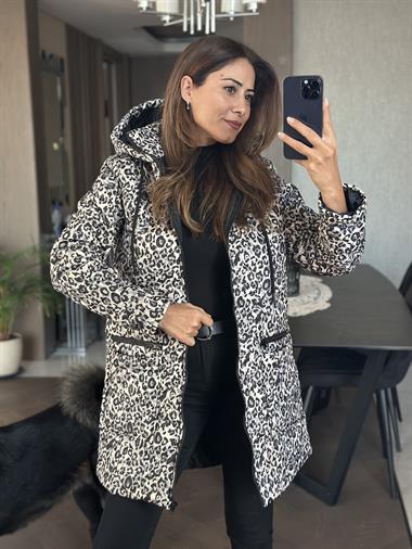 Gri Kapitone Leopar Desen Kapüşonlu Cebi Fermuar Detay Kadın Mont