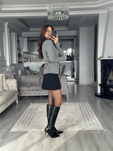 Gri Kendinden Büzgülü Düğmeli Kadın Triko Hırka