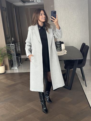 Gri Kuşaklı Kesik Yaka Kaşe Kadın Kaban