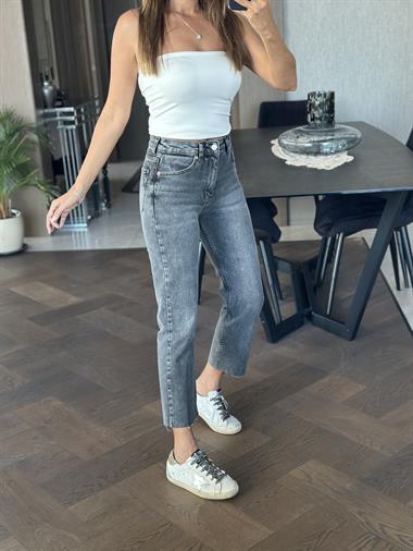 Gri Marka Model Kesik Paça Boy Fit Kadın Jean Pantolon