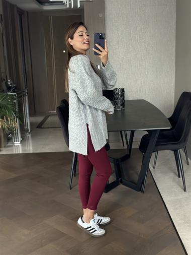 Gri Saç Örgülü Yanları Yırtmaçlı Kadın Triko Kazak