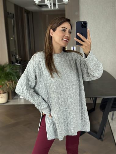 Gri Saç Örgülü Yanları Yırtmaçlı Kadın Triko Kazak