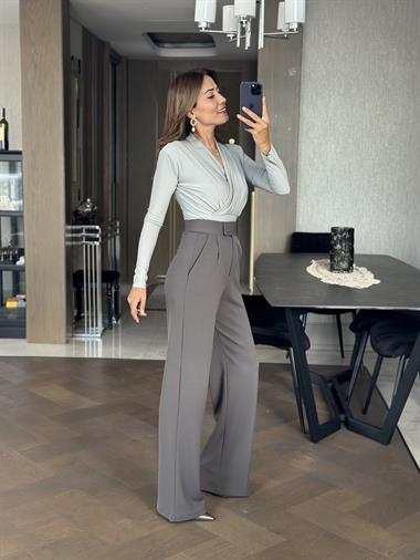 Gri Sandy Kumaş Vatkalı Kruvaze Yaka Kadın Bluz