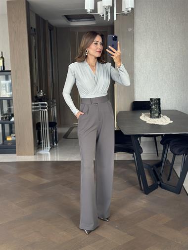 Gri Sandy Kumaş Vatkalı Kruvaze Yaka Kadın Bluz